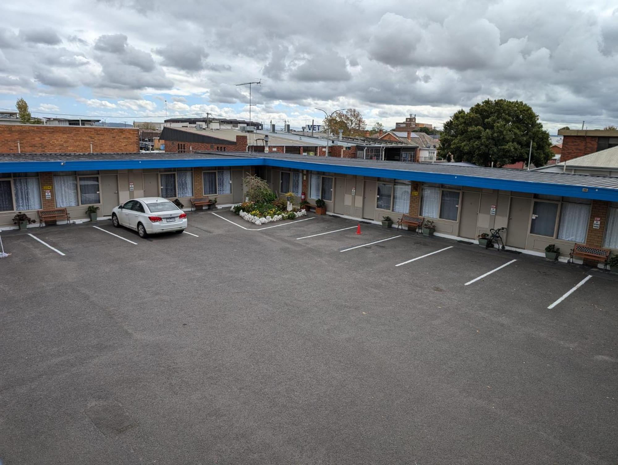 Morwell Parkside Motel Exterior photo